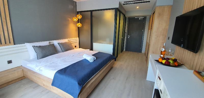 L Hotel 萨利杰尔梅 外观 照片