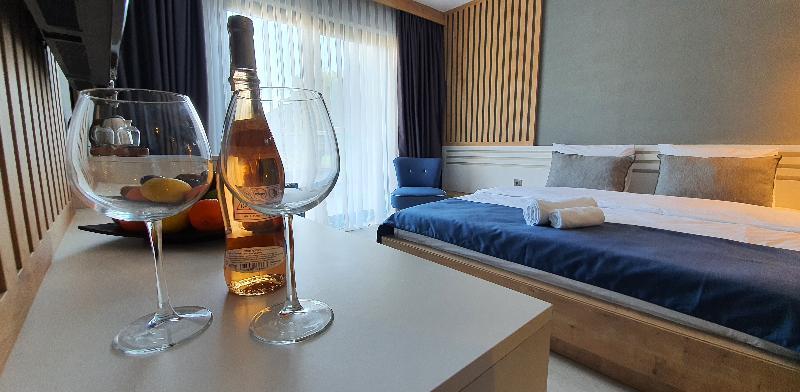 L Hotel 萨利杰尔梅 外观 照片